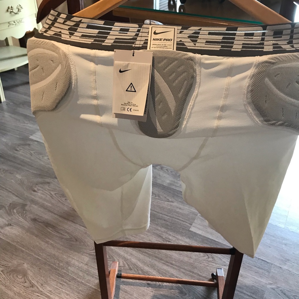 NIKE PRO HYPERSTRONG FOOTBALL SHORTS NWT